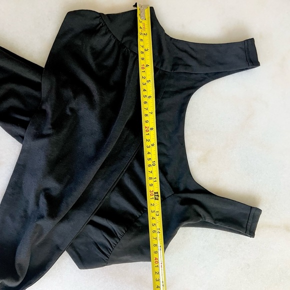 Set of 2! Cider Flirty Cropped Wrap Tie Black & White Stretchy Fabric Tank Tops - Picture 10 of 13